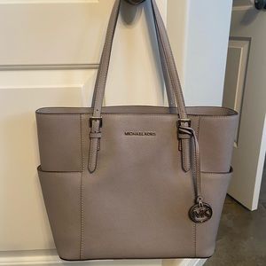 Michael Kors Jet Set Tote